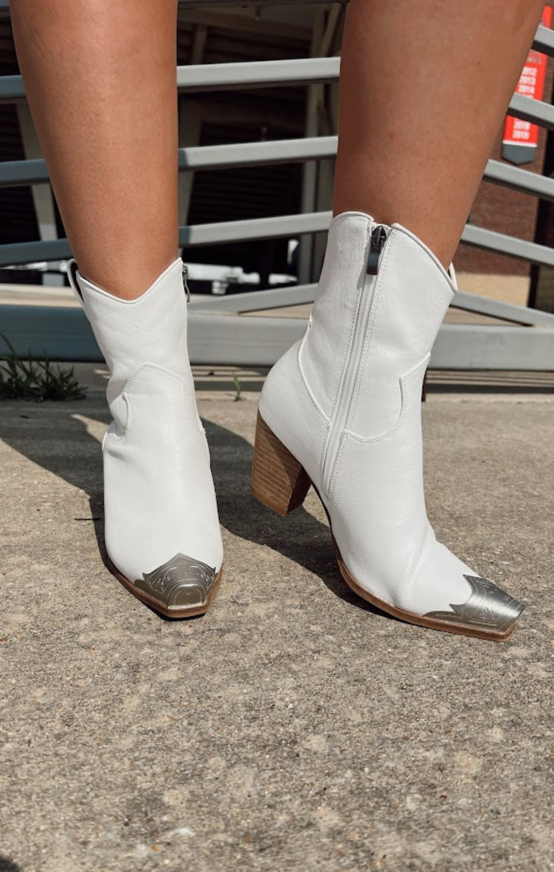 Dakota Cowgirl Boots